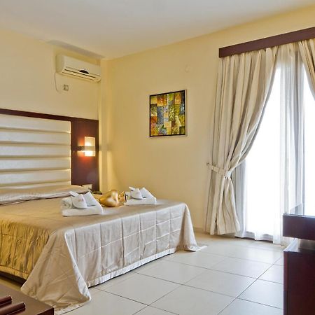 Socrates Hotel Apartments Karpathos Bagian luar foto