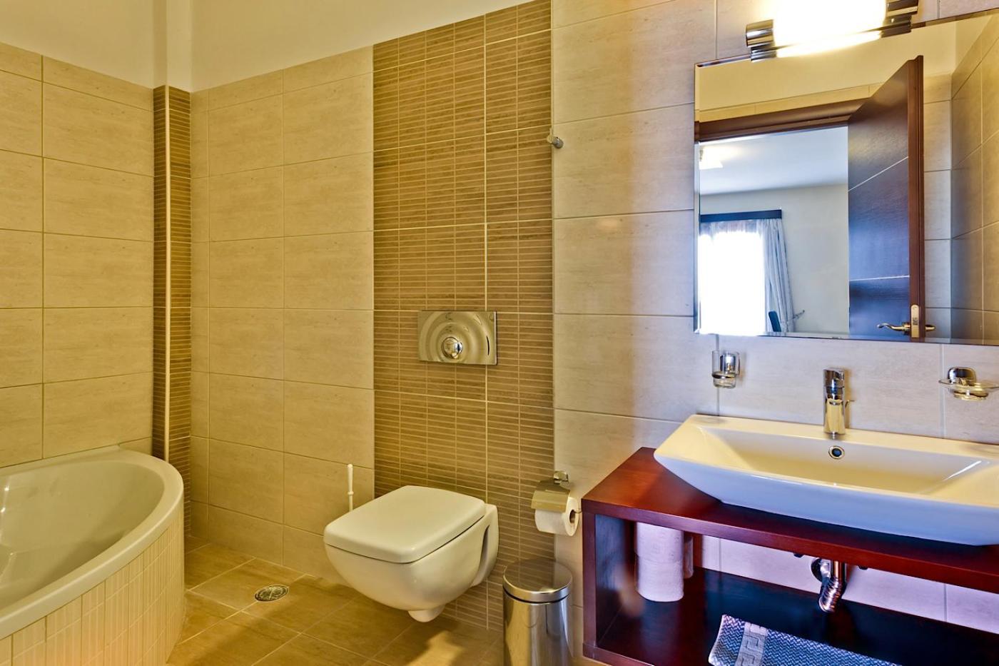Socrates Hotel Apartments Karpathos Bagian luar foto