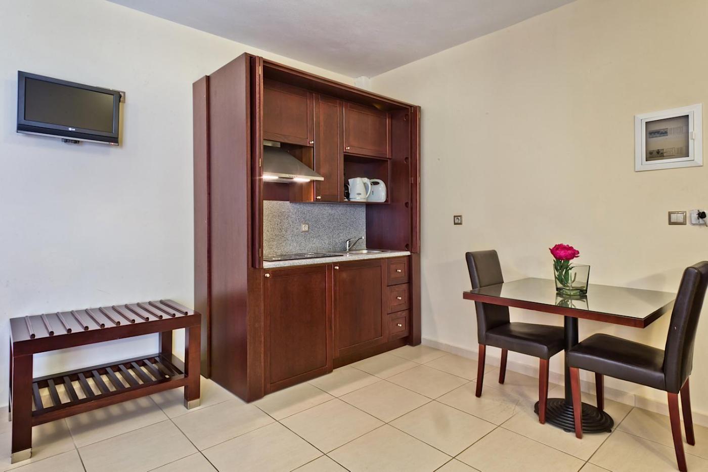Socrates Hotel Apartments Karpathos Bagian luar foto