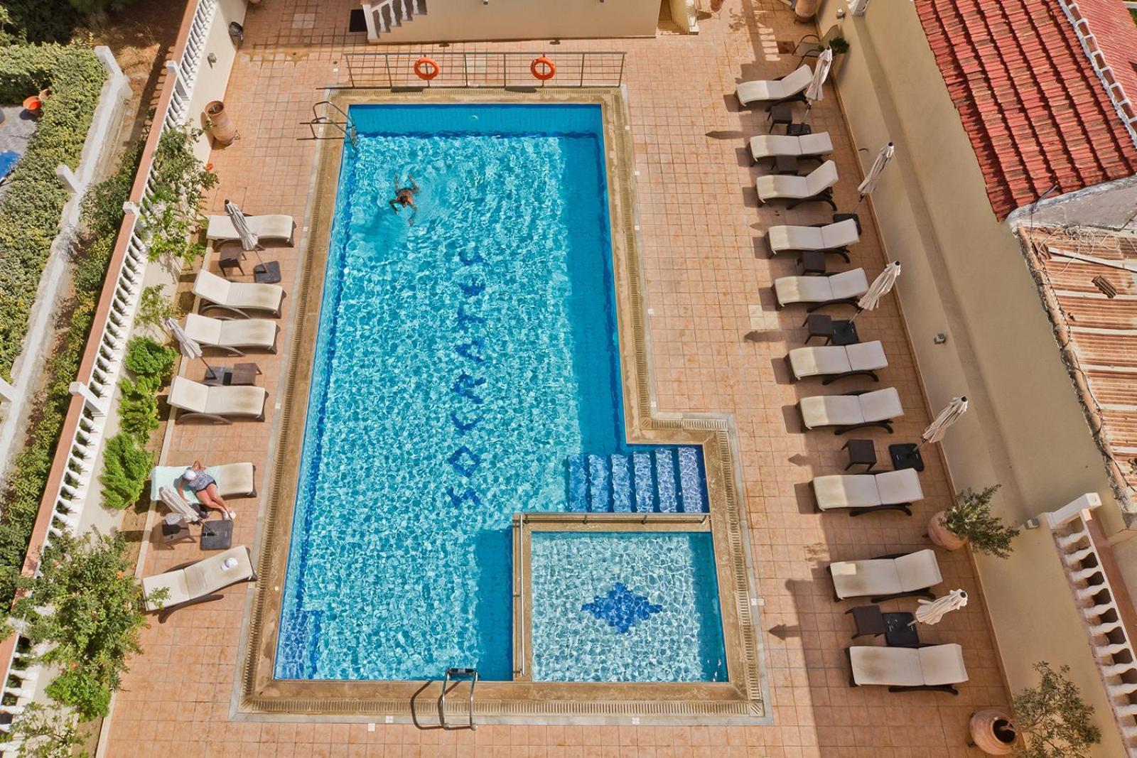 Socrates Hotel Apartments Karpathos Bagian luar foto