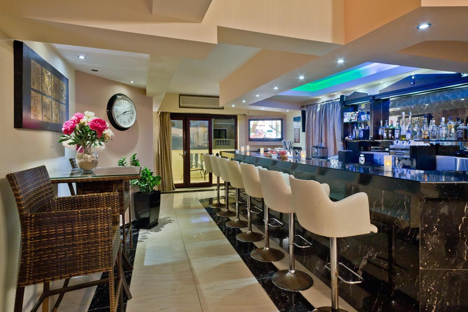 Socrates Hotel Apartments Karpathos Bagian luar foto